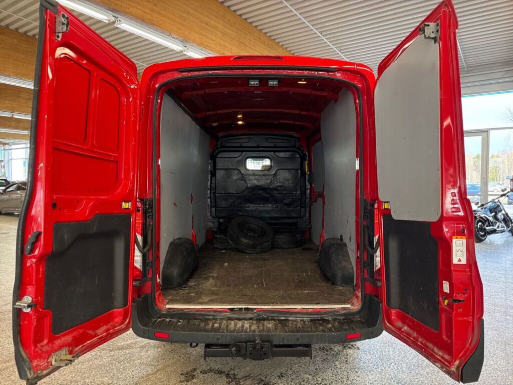 Ford Transit 2017 Punainen