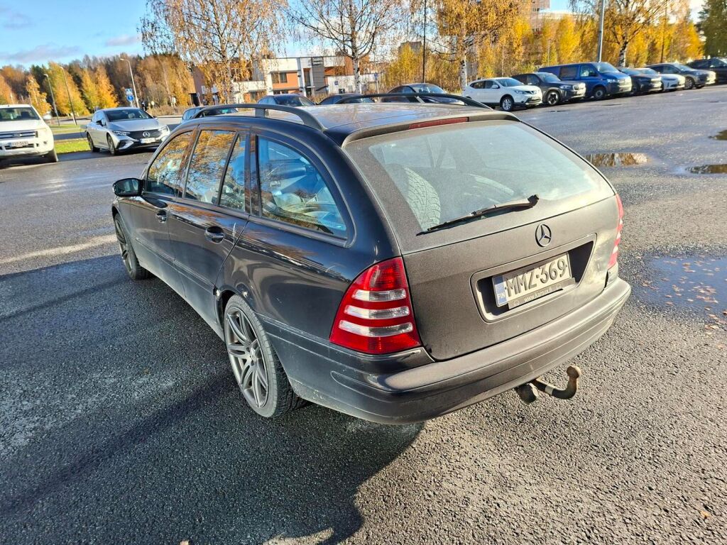 Mercedes-Benz C 2006 Musta