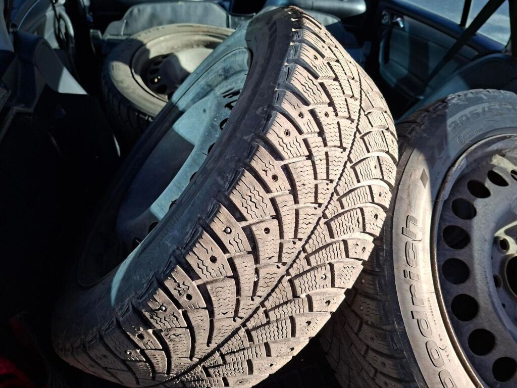 Mercedes-Benz C 2006 Musta