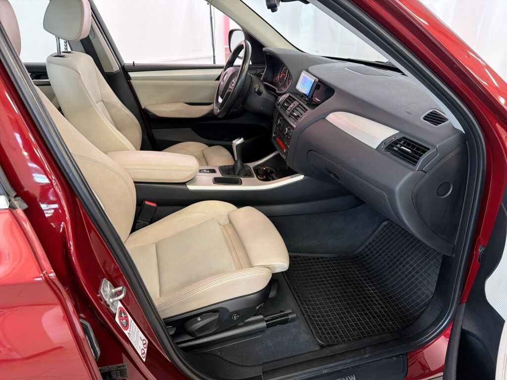 BMW X3 2011 Punainen