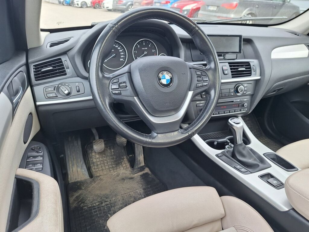 BMW X3 2011 Punainen