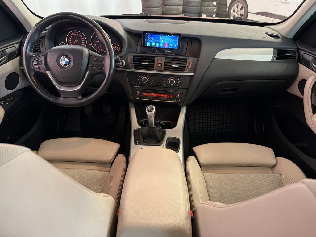 BMW X3 2011 Punainen