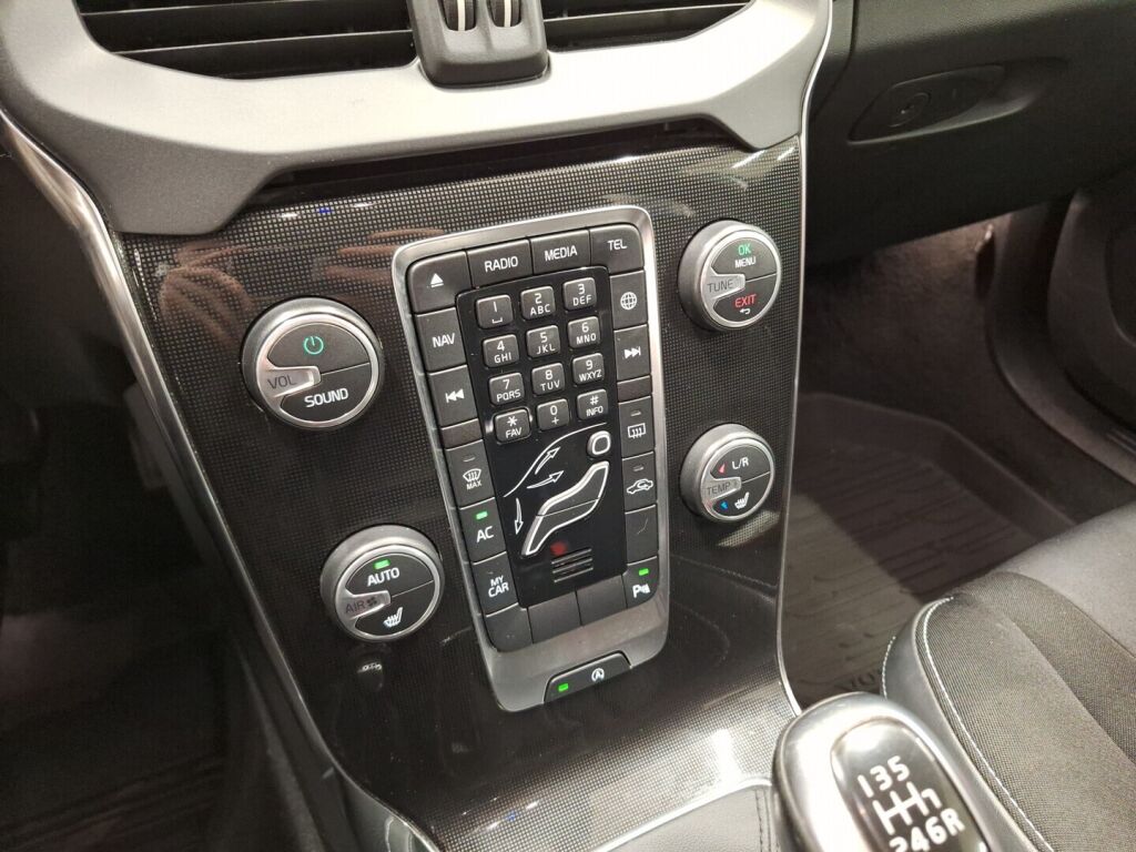 Volvo V40 2016 Hopea