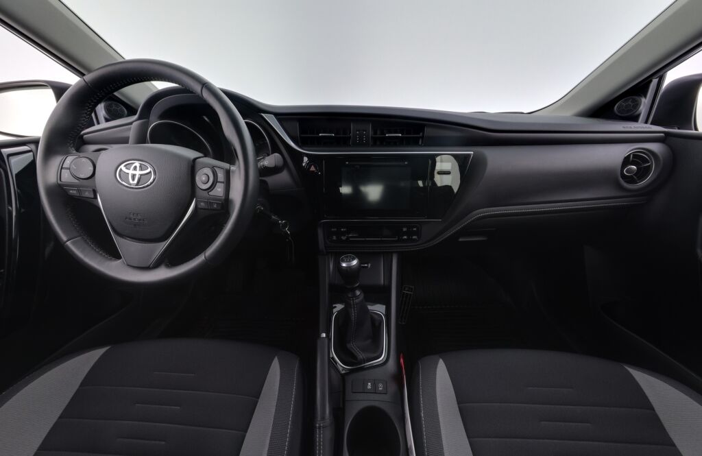 Toyota Auris 2018 Harmaa