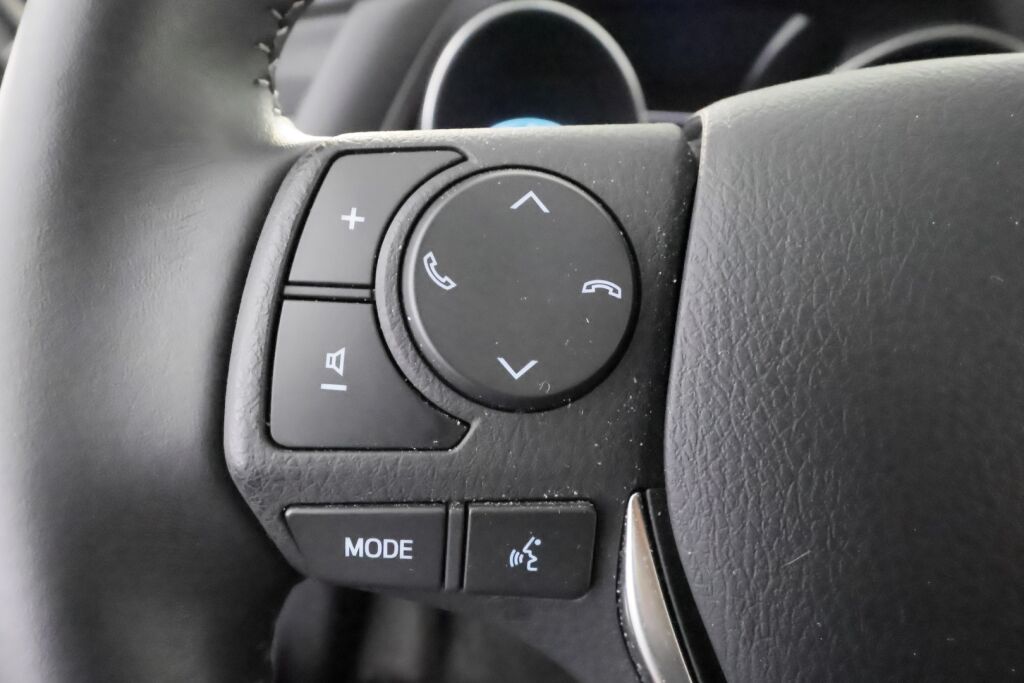 Toyota Auris 2018 Harmaa