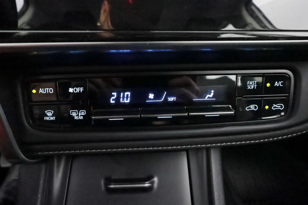 Toyota Auris 2018 Harmaa