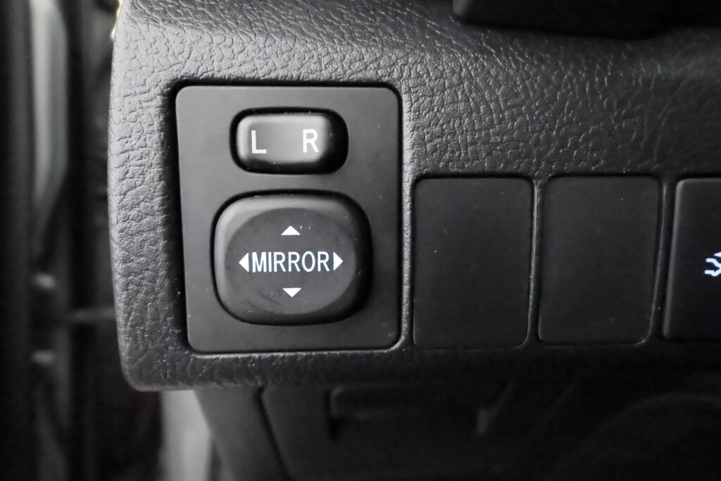 Toyota Auris 2018 Harmaa