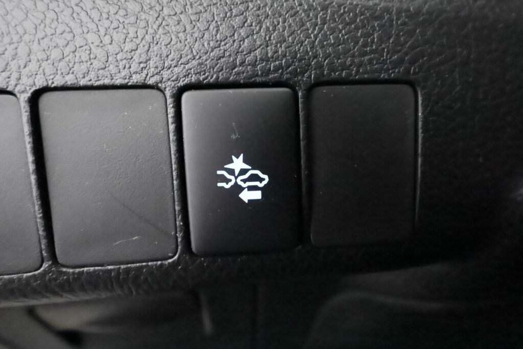 Toyota Auris 2018 Harmaa