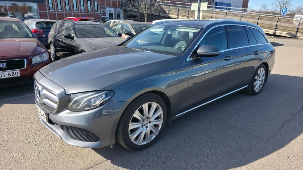 Mercedes-Benz E 2016 Harmaa