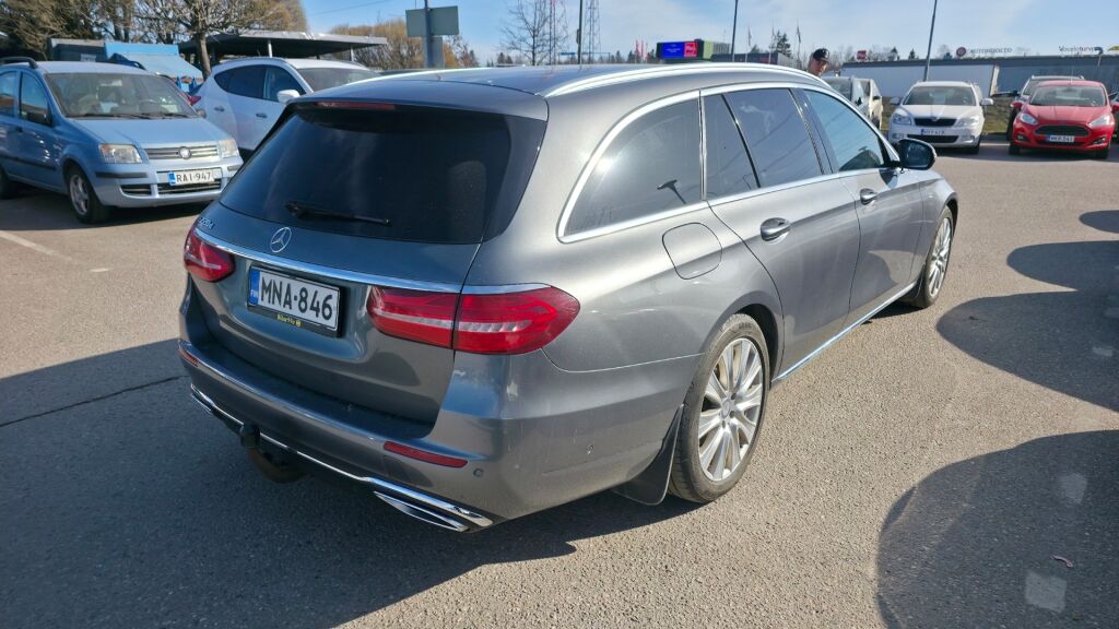 Mercedes-Benz E 2016 Harmaa