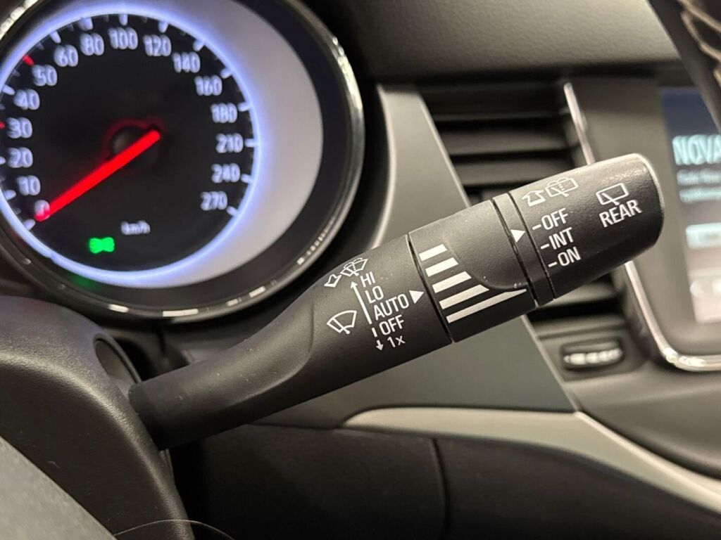 Opel Astra 2018 Sininen