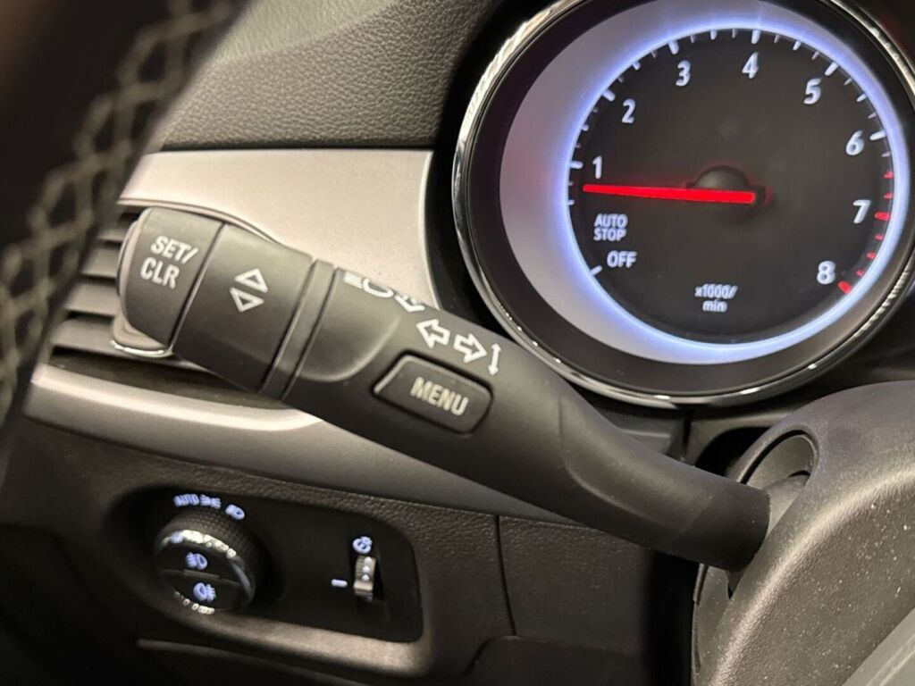 Opel Astra 2018 Sininen