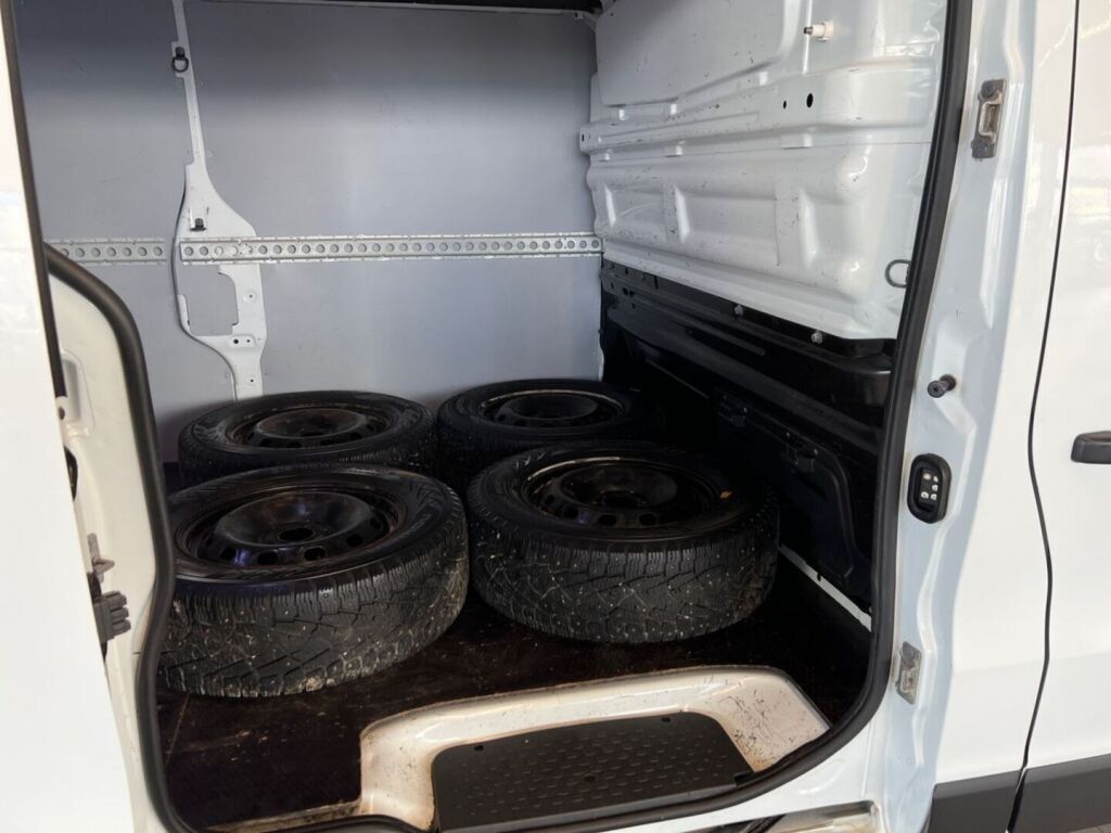 Renault Trafic 2017 Valkoinen