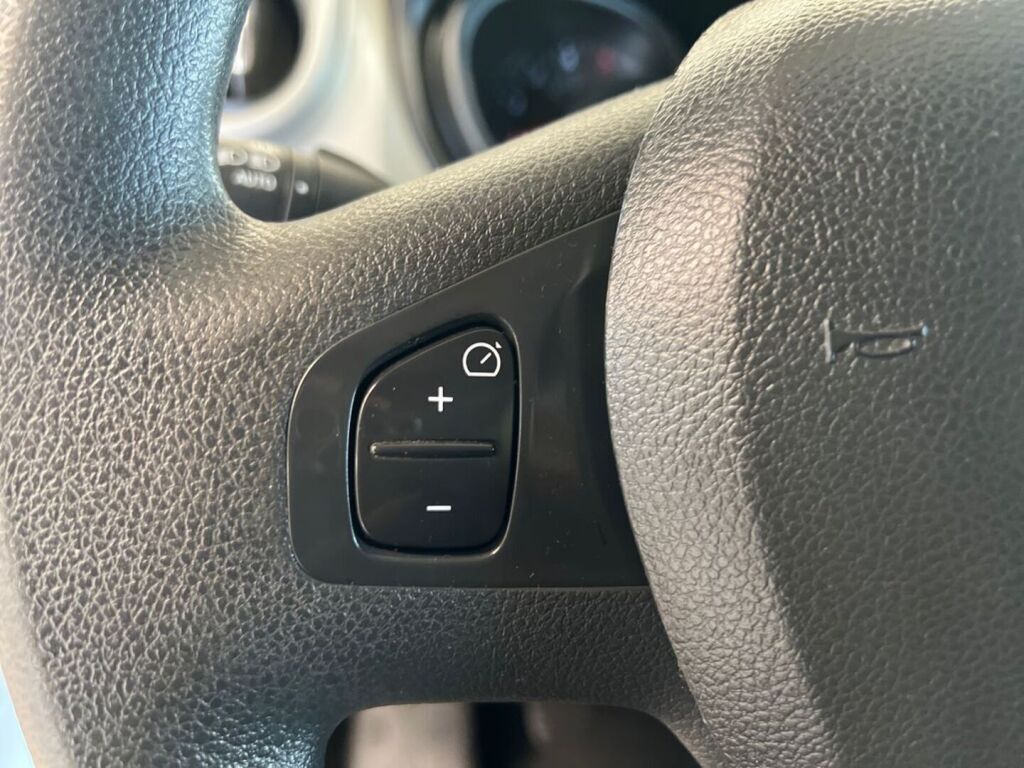 Renault Trafic 2017 Valkoinen