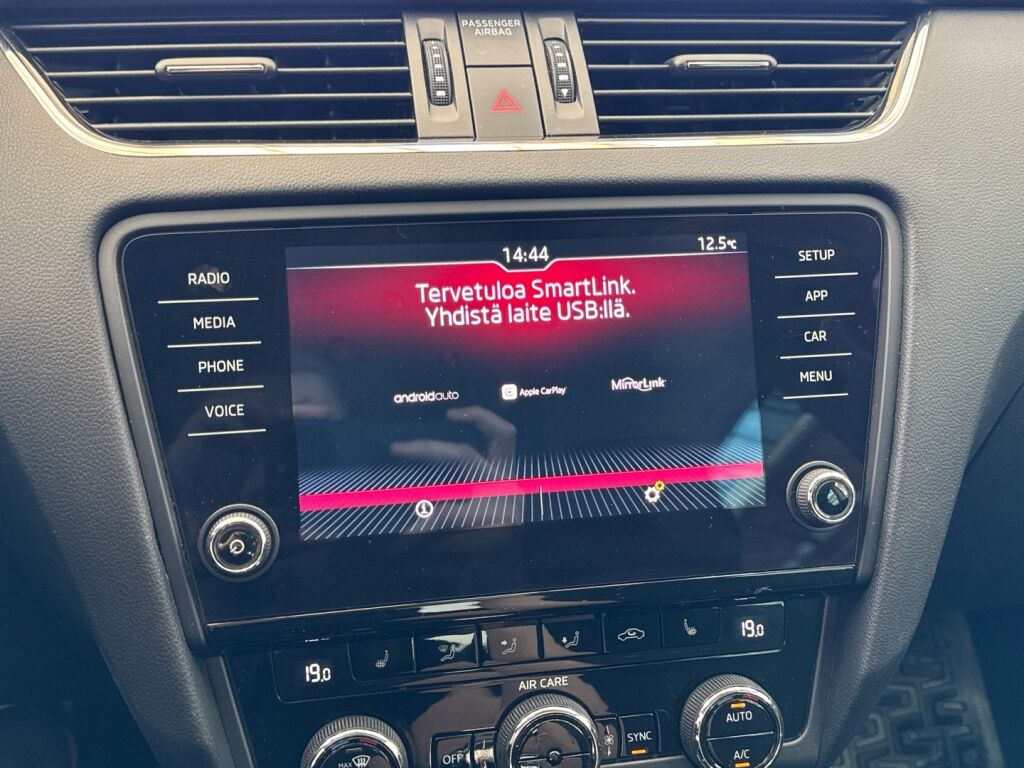 Skoda Octavia 2018 Punainen