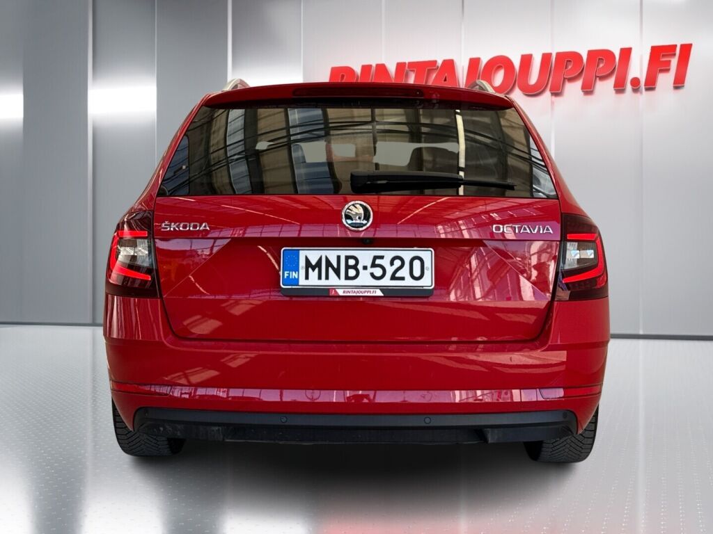 Skoda Octavia 2018 Punainen