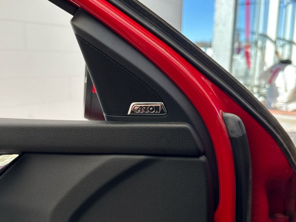 Skoda Octavia 2018 Punainen