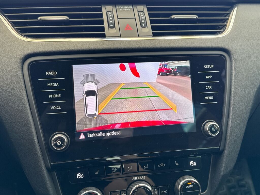 Skoda Octavia 2018 Punainen