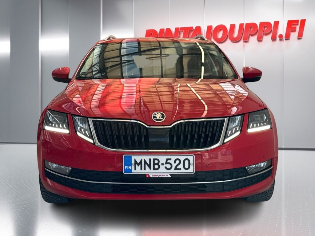 Skoda Octavia 2018 Punainen
