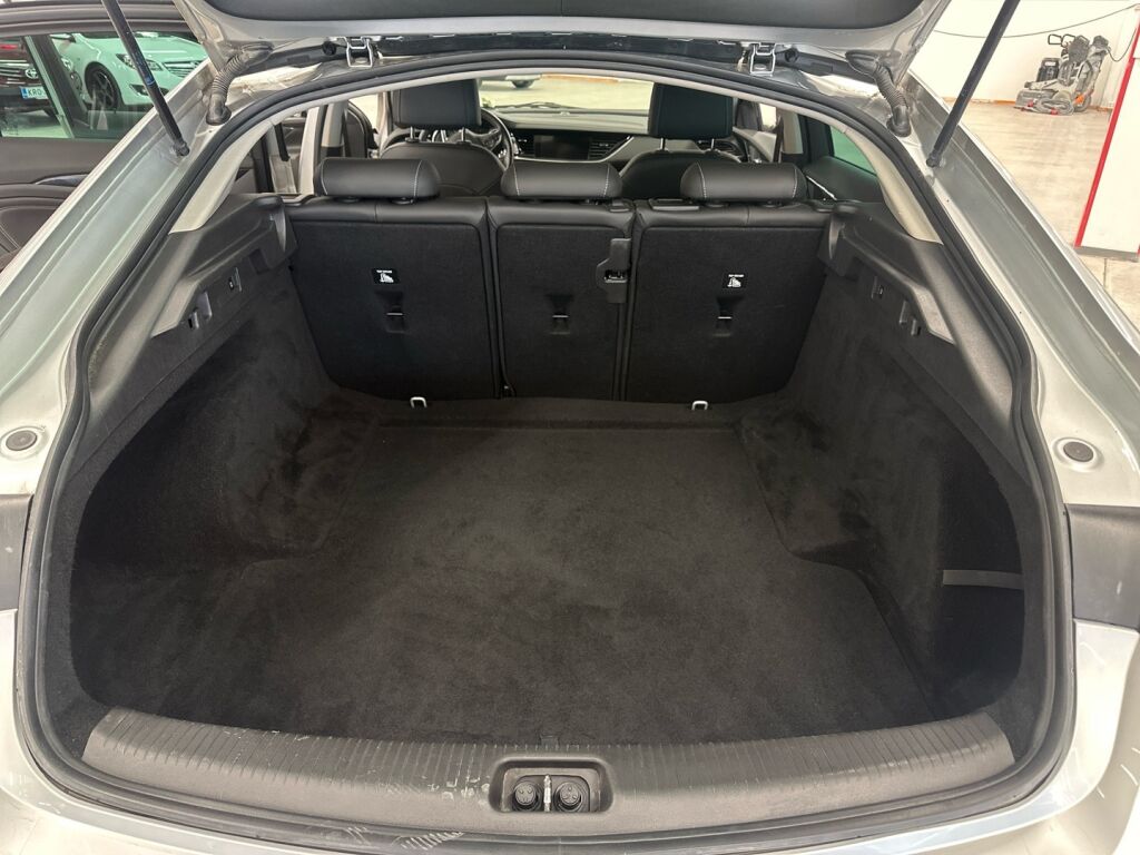 Opel Insignia 2017 Hopea