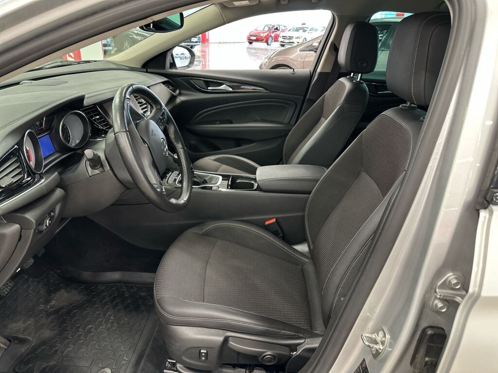 Opel Insignia 2017 Hopea
