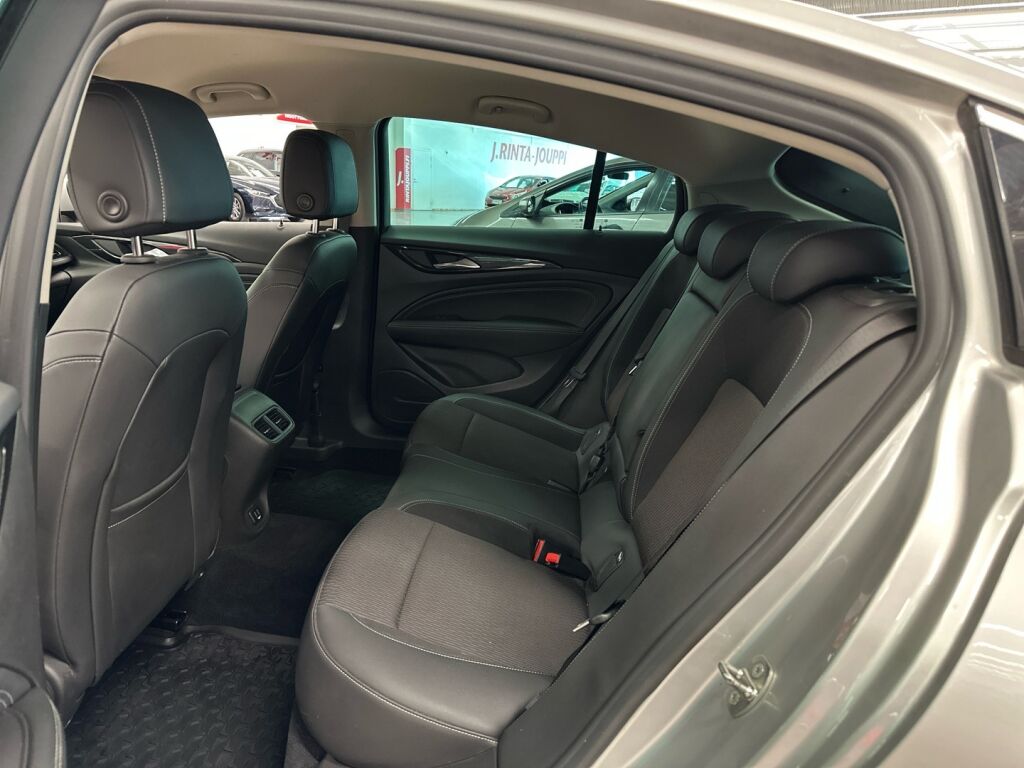 Opel Insignia 2017 Hopea