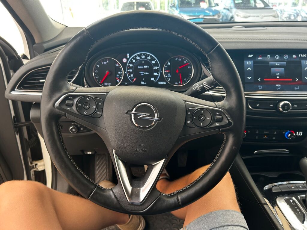 Opel Insignia 2018 Valkoinen