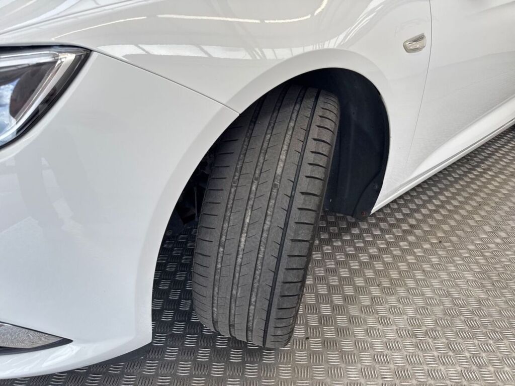 Opel Insignia 2018 Valkoinen