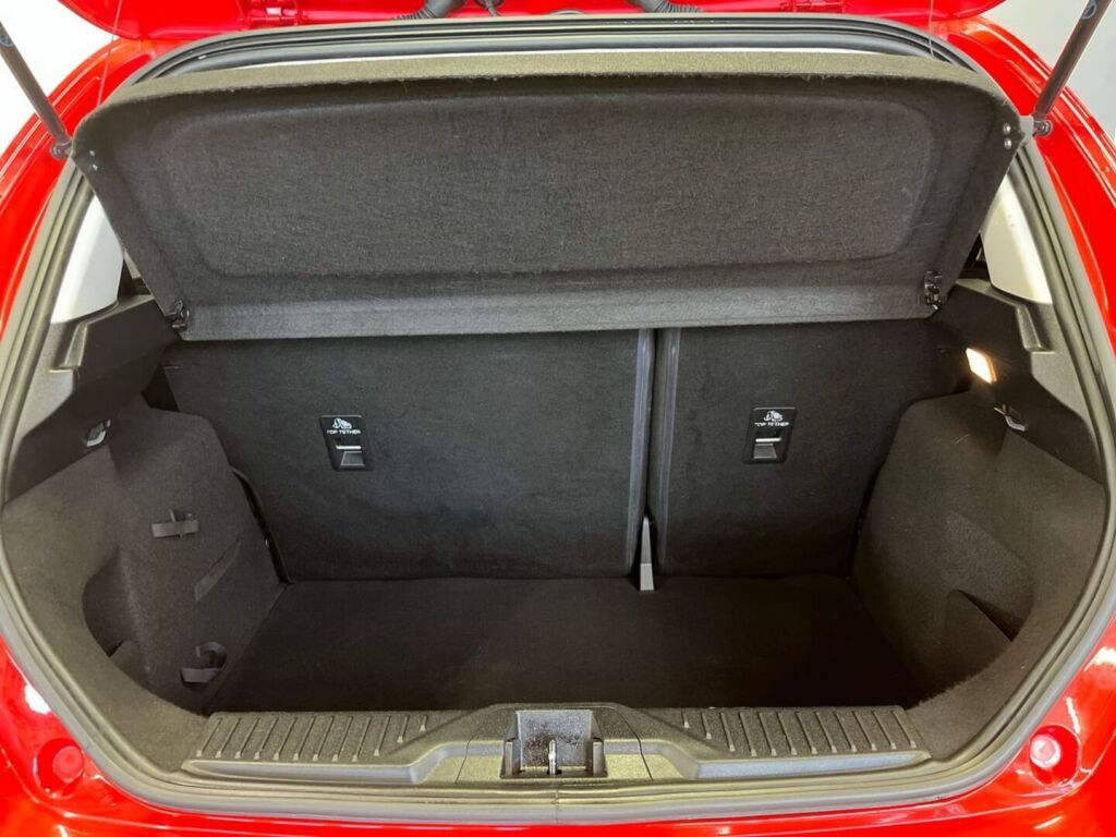 Ford Fiesta 2017 Punainen