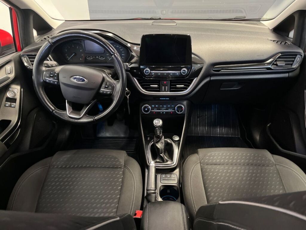 Ford Fiesta 2017 Punainen