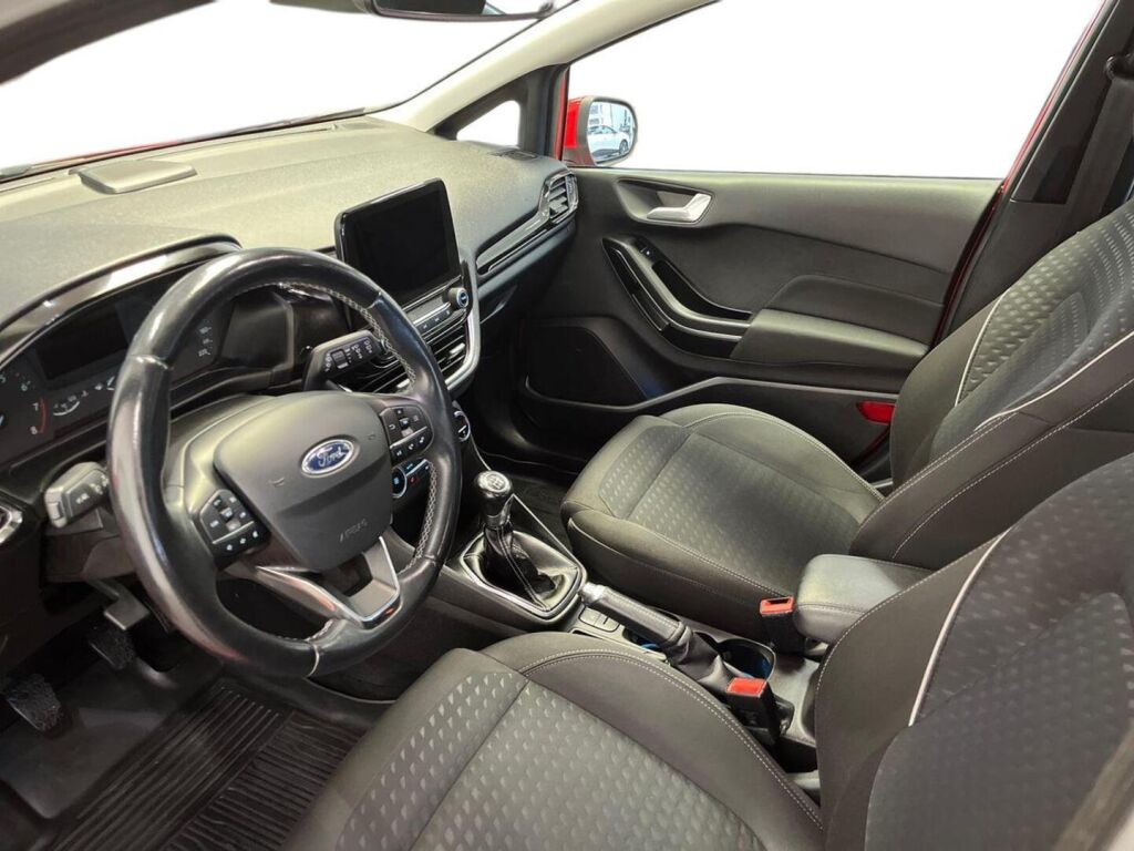 Ford Fiesta 2017 Punainen
