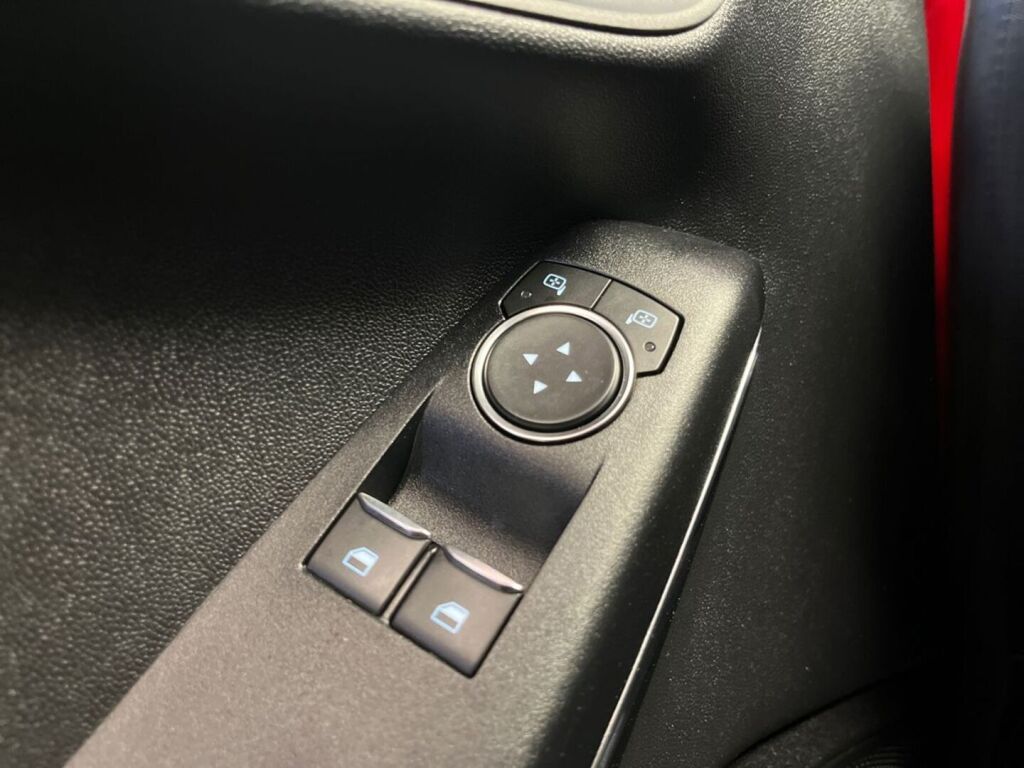 Ford Fiesta 2017 Punainen