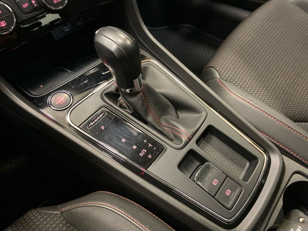 Seat Leon ST 2018 Valkoinen