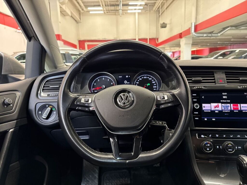 Volkswagen Golf 2018 Harmaa