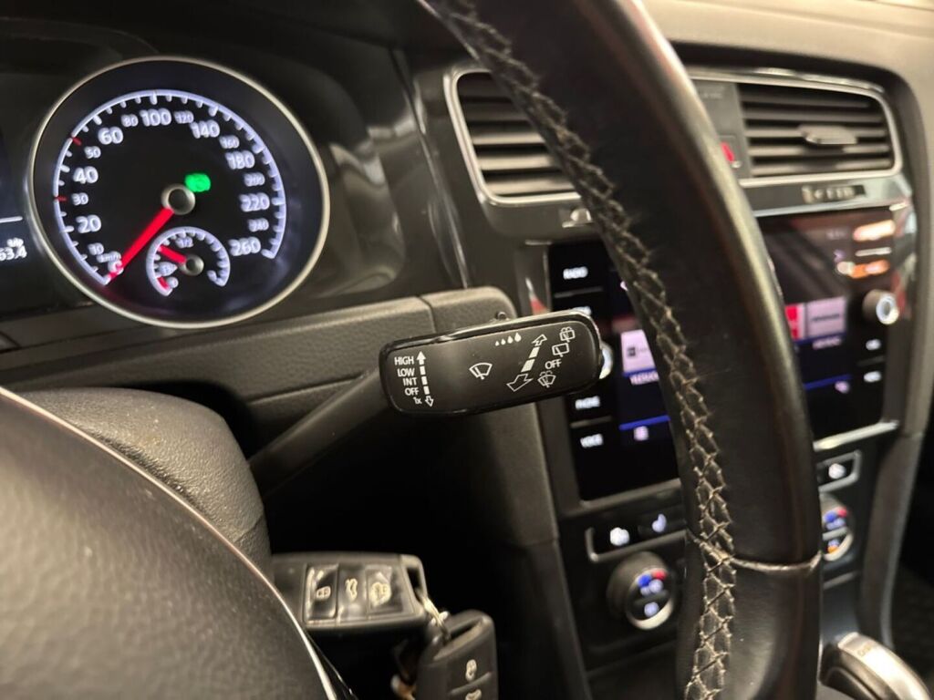 Volkswagen Golf 2018 Harmaa