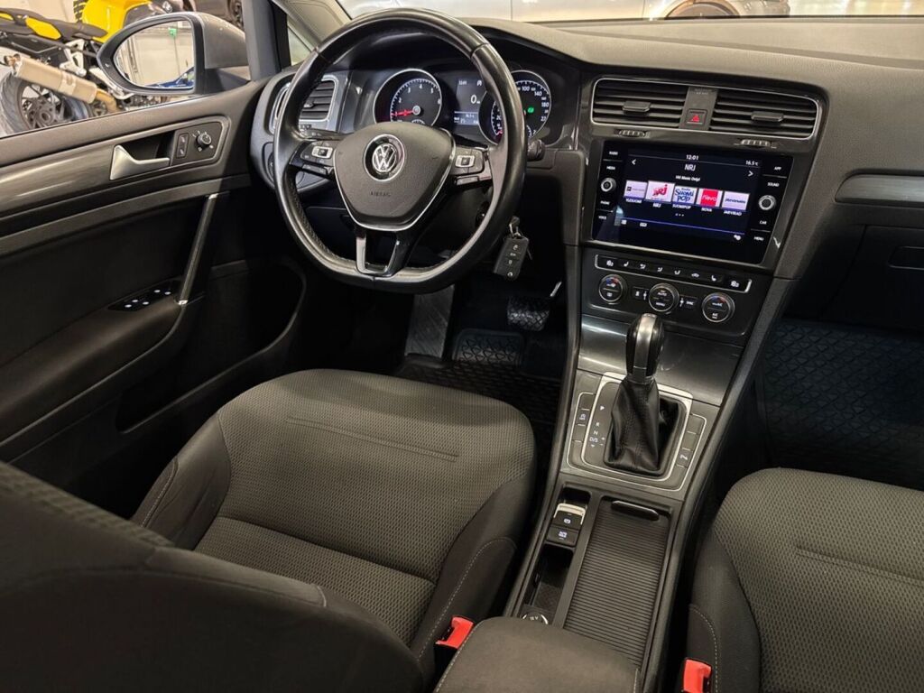 Volkswagen Golf 2018 Harmaa