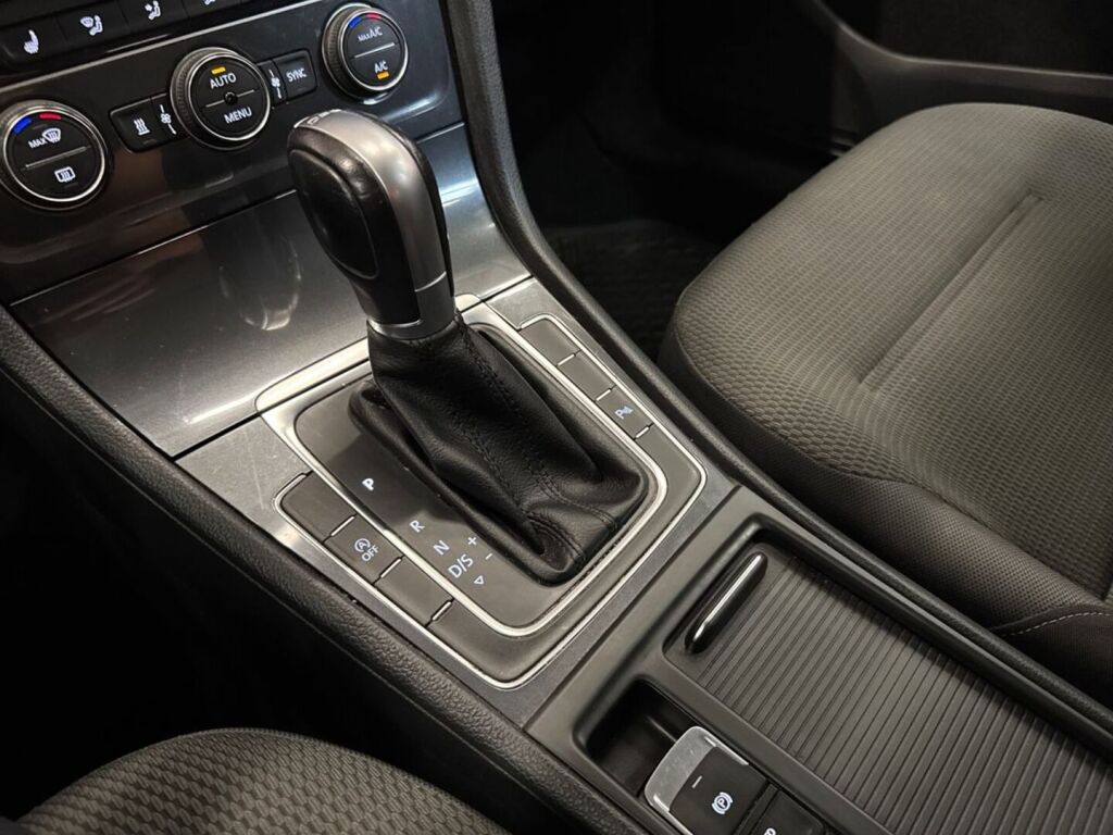 Volkswagen Golf 2018 Harmaa