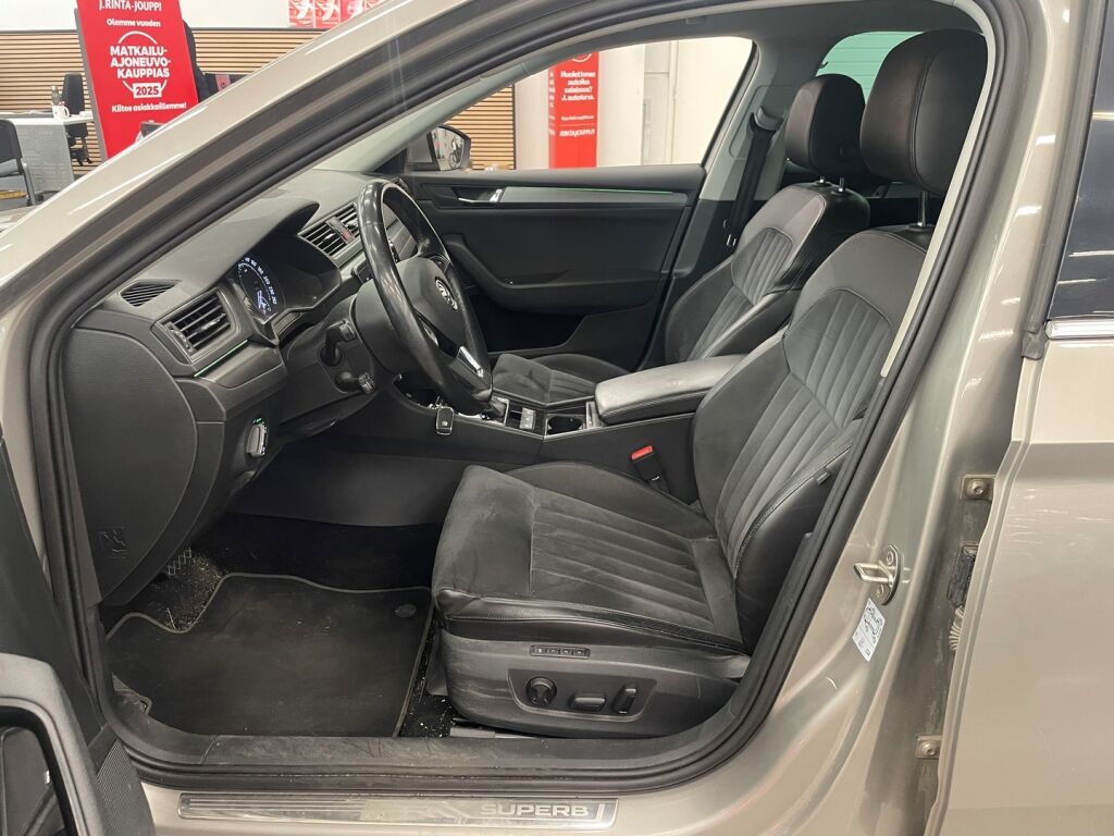 Skoda Superb 2017 Ruskea (beige)