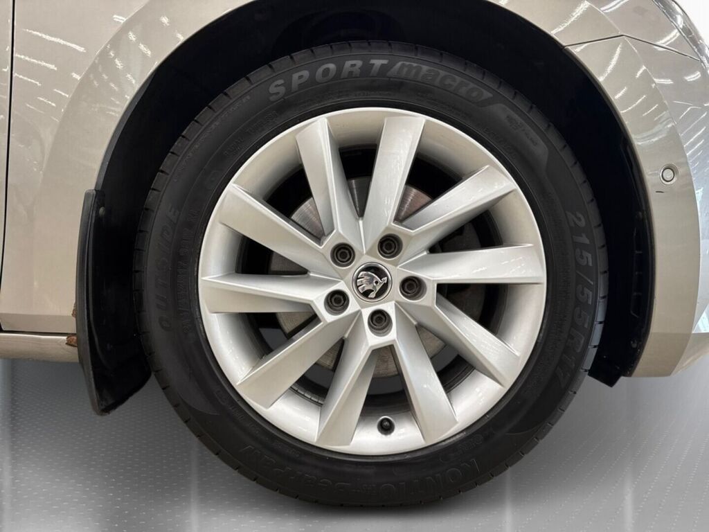 Skoda Superb 2017 Ruskea (beige)