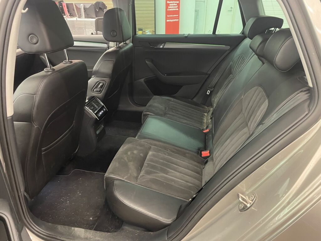 Skoda Superb 2017 Ruskea (beige)