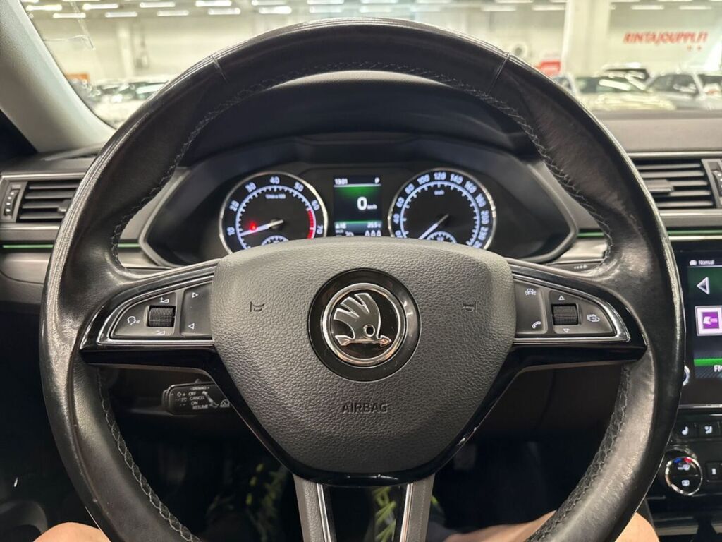 Skoda Superb 2017 Ruskea (beige)