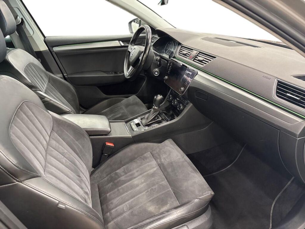 Skoda Superb 2017 Ruskea (beige)