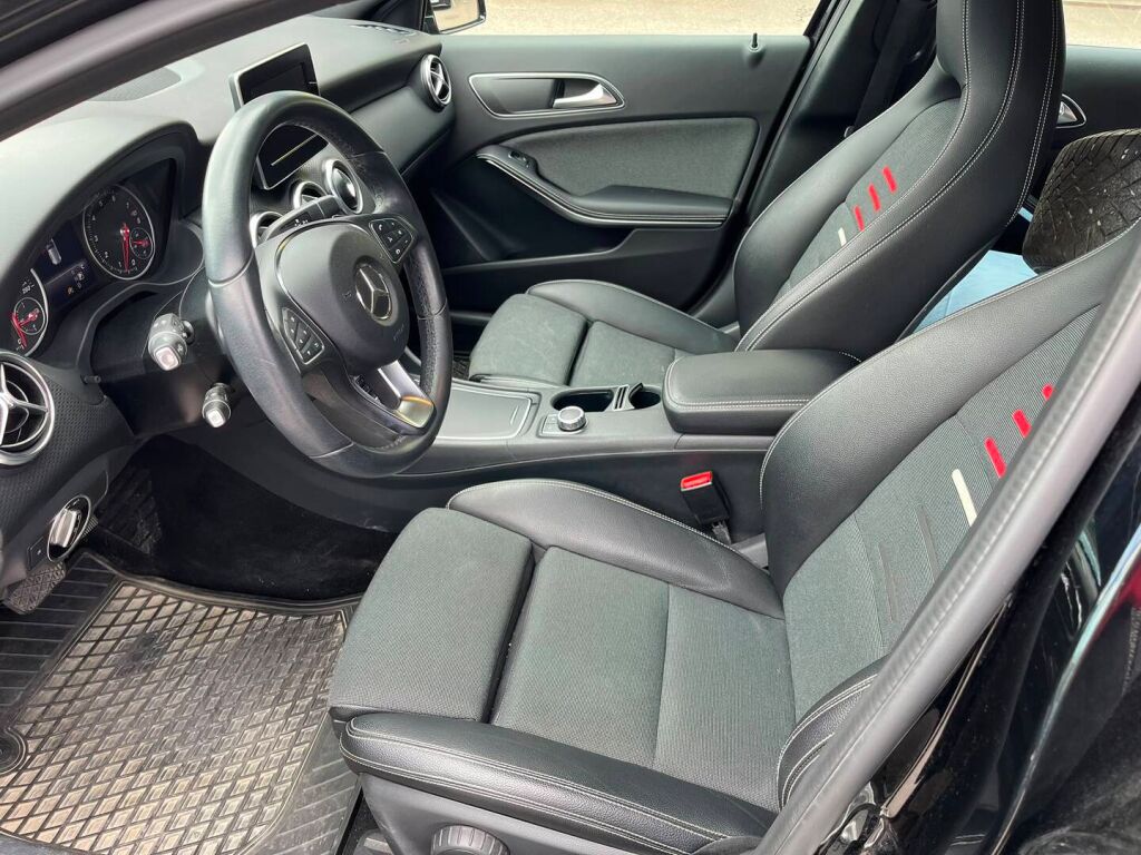 Mercedes-Benz A 2017 Musta