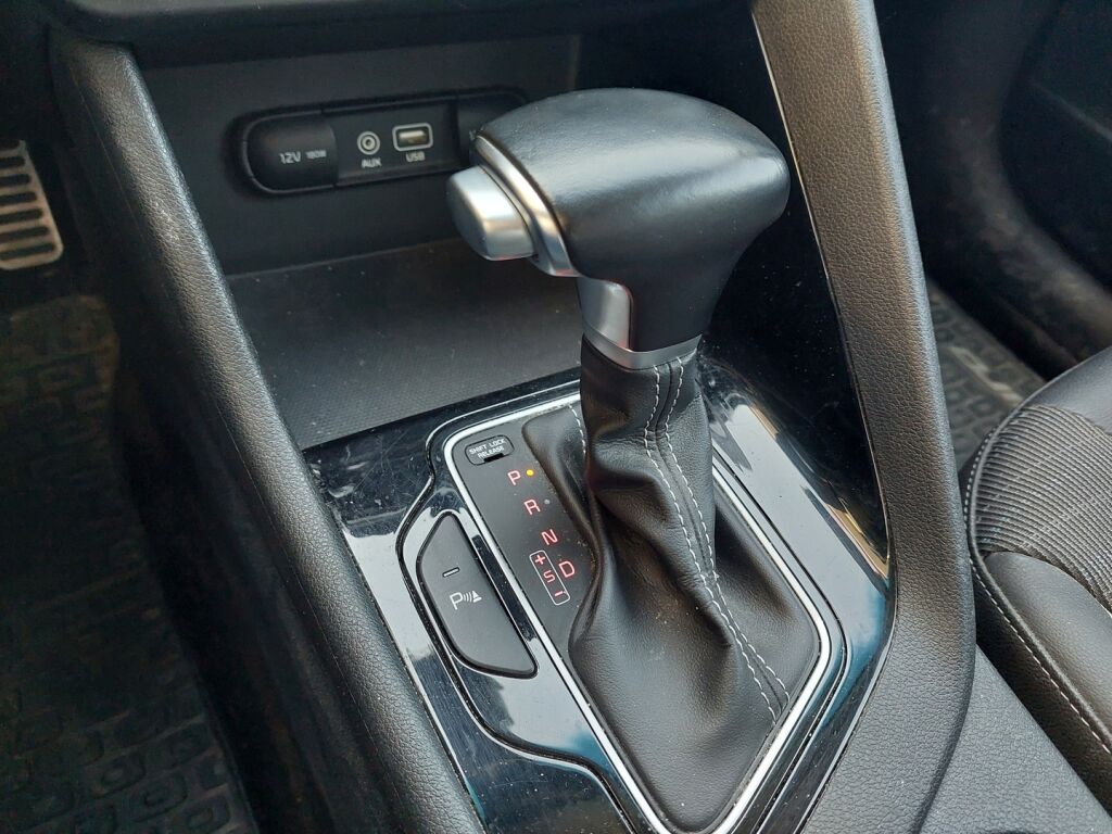 Kia Niro 2018 Sininen