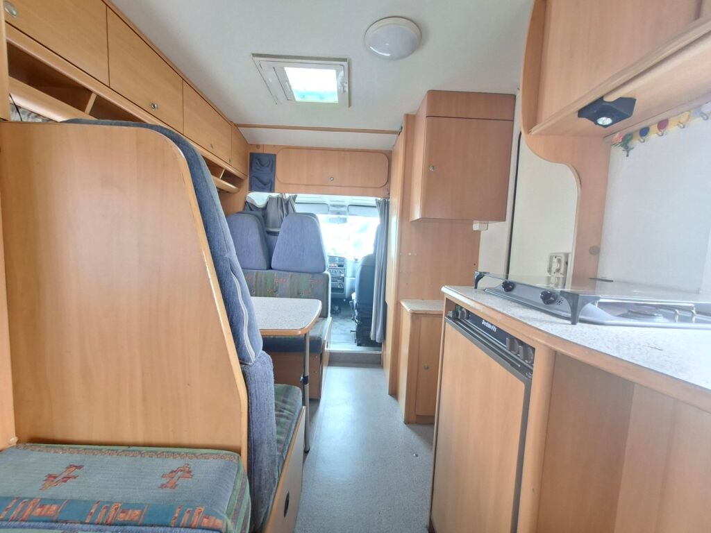 Dethleffs Advantage T6241 2002 Valkoinen