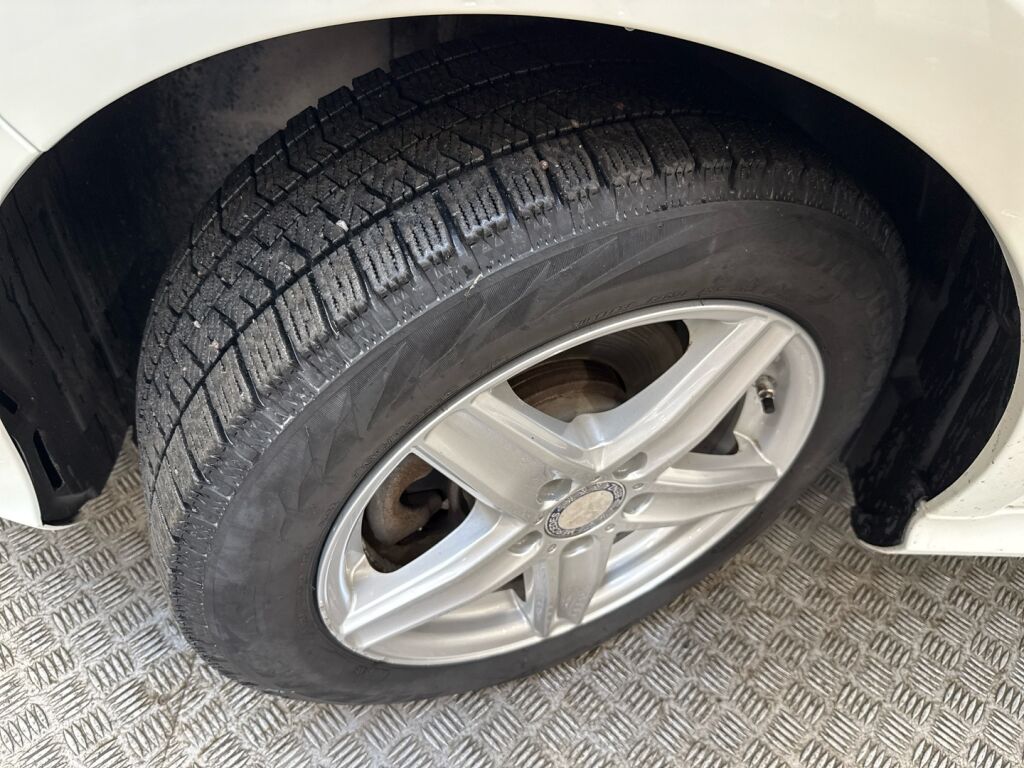 Mercedes-Benz B 2016 Valkoinen