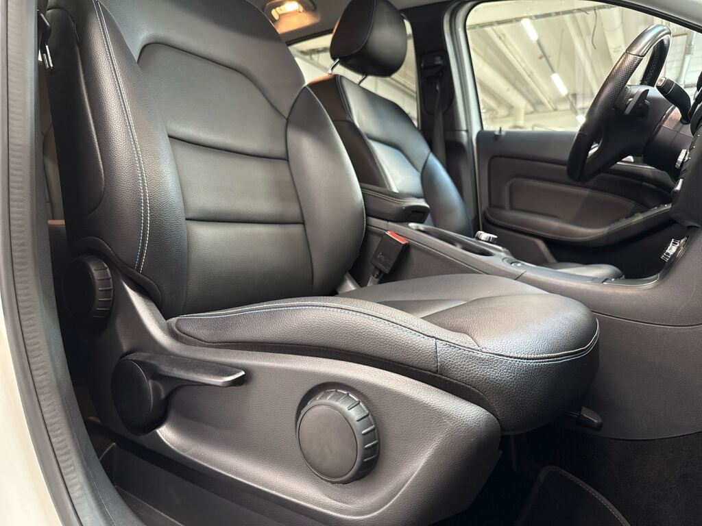 Mercedes-Benz B 2016 Valkoinen