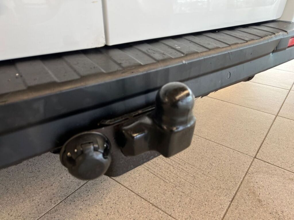 Opel Vivaro 2018 Valkoinen