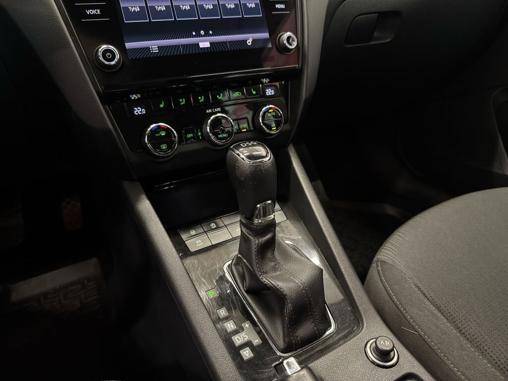 Skoda Octavia 2017 Sininen