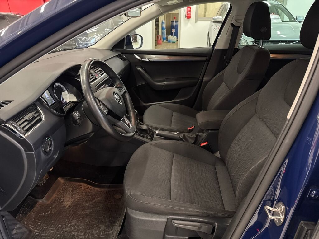 Skoda Octavia 2017 Sininen